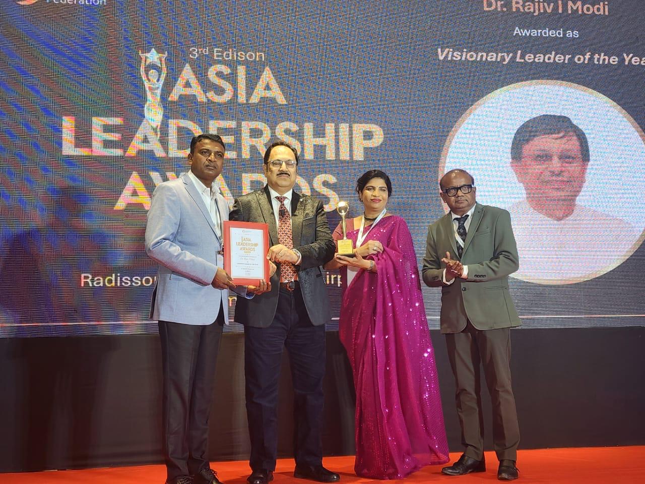 Asia Leadership Award Memento Trophy Visionary Leader of 2024